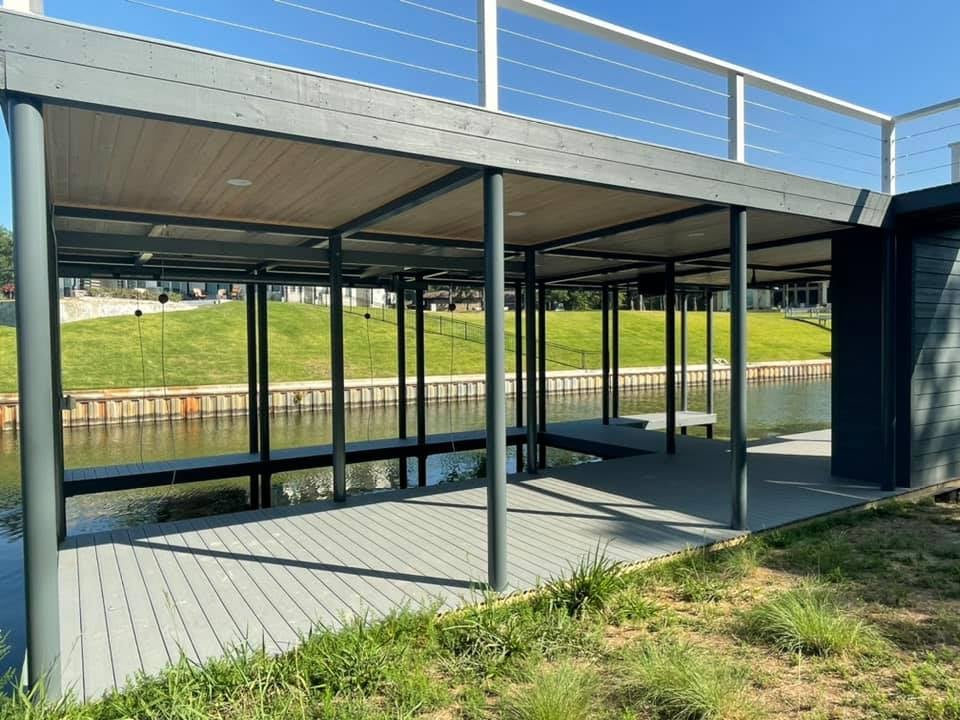 275000642_467719698218492_7845290539483920272_n Double Decker Dock on the water